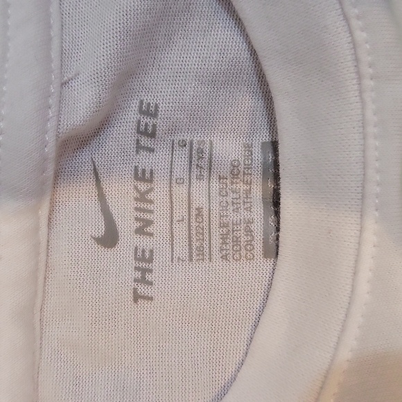 The Nike Tee High Flying Gravity Defying Size 7 NWOT - Picture 2 of 3